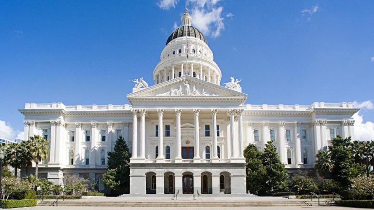California Lawmakers Support Community Renewable Energy Law