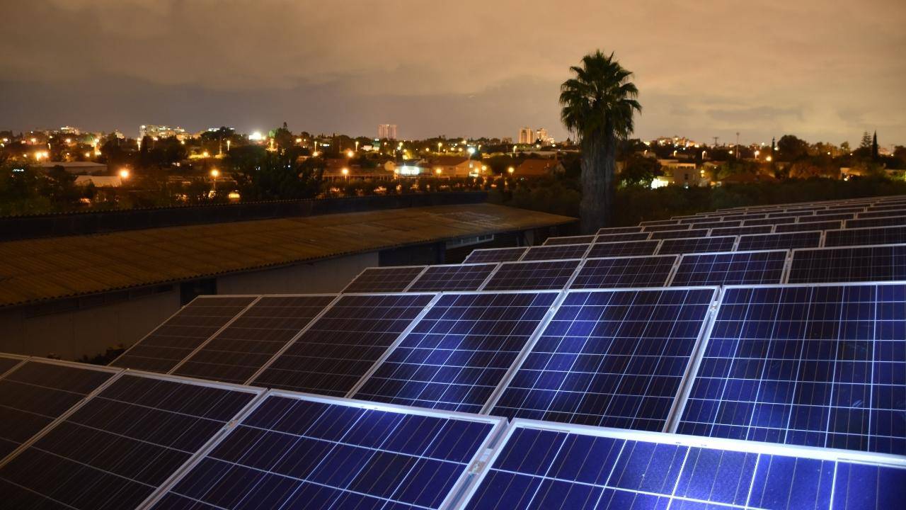 Solar Panels That Work At Night, Research Ongoing