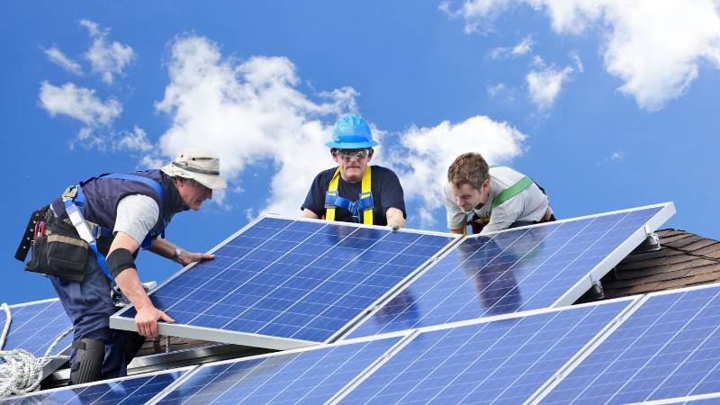 Solar Panel Installer Best Paying Jobs In renewable Energy