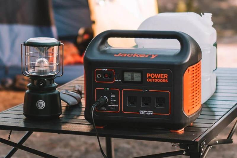 Using Jackery 1000 in Camping