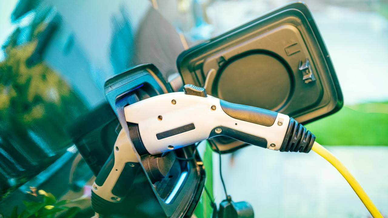 Can Electric Vehicles Become Mainstream By 2030