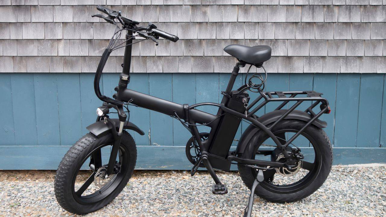 Futuristic Bike Made Almost Entirely From Recycled Plastics