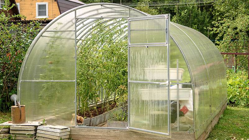 Hoop style greenhouse