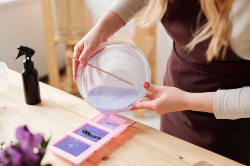 Making DIY shampoo Bars