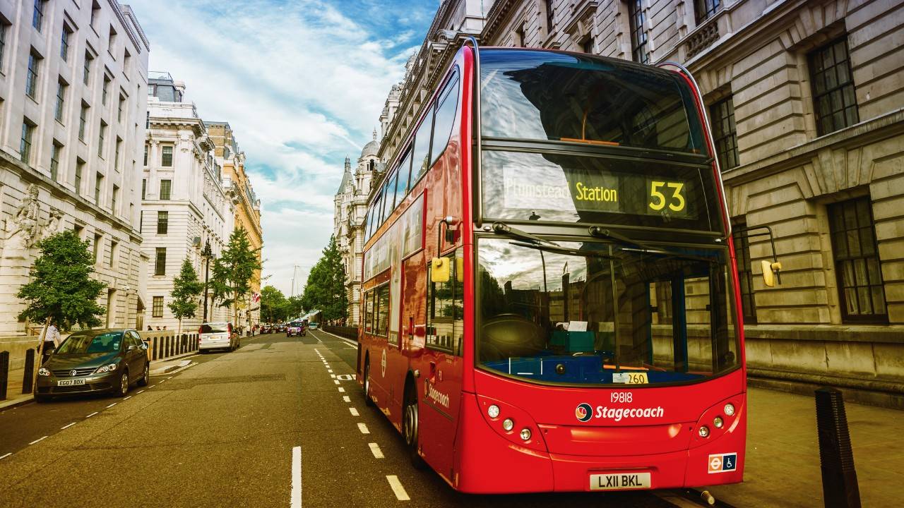 Oxford Leads UK with Massive Electric Bus Fleet Launch