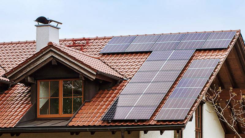 Solar Shingles vs. Solar Panels