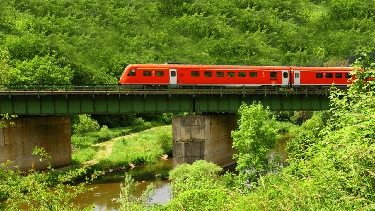 battery-powered train