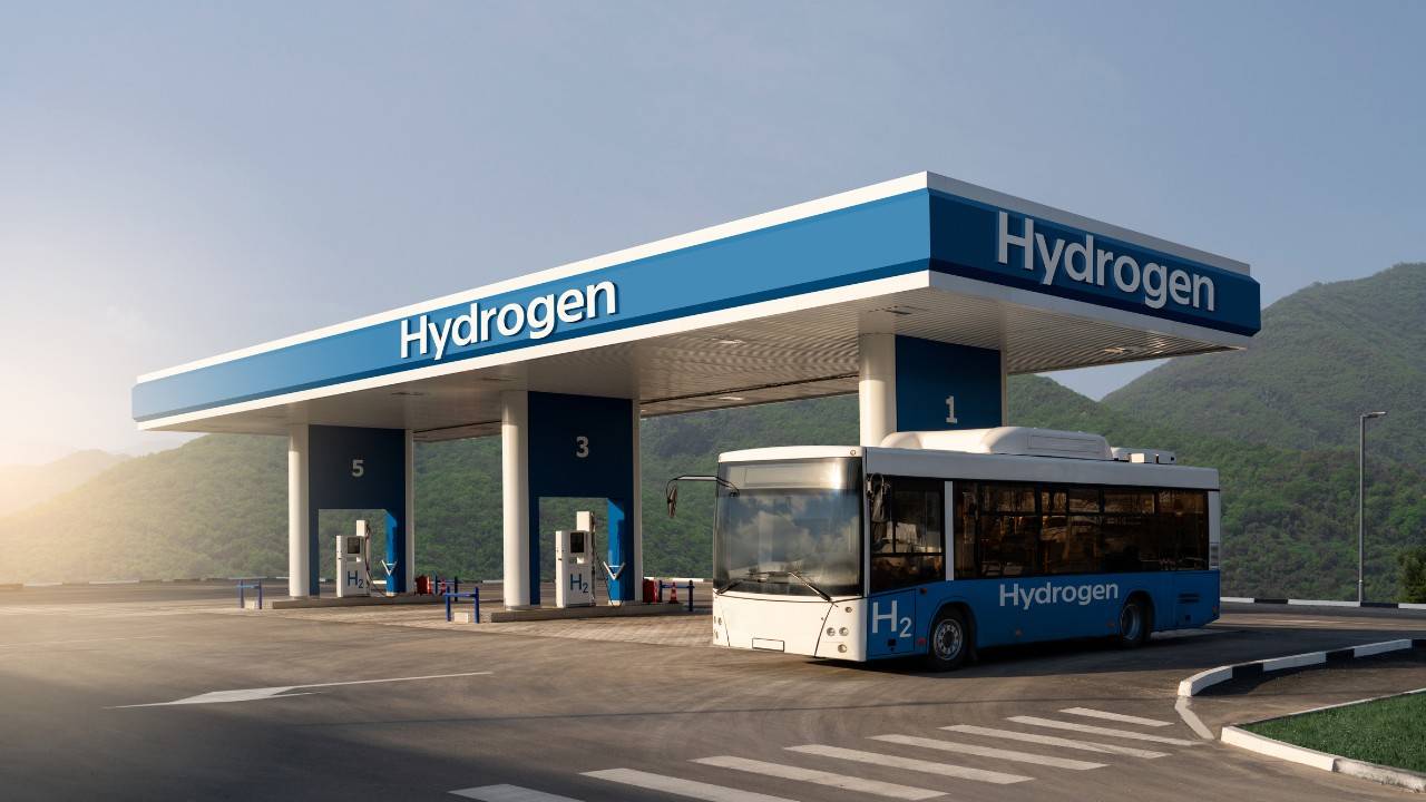 UK’s First Facility to Convert Plastic into Hydrogen Fuel